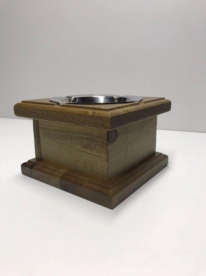 Дървен пепелник с чекмедже за цигари